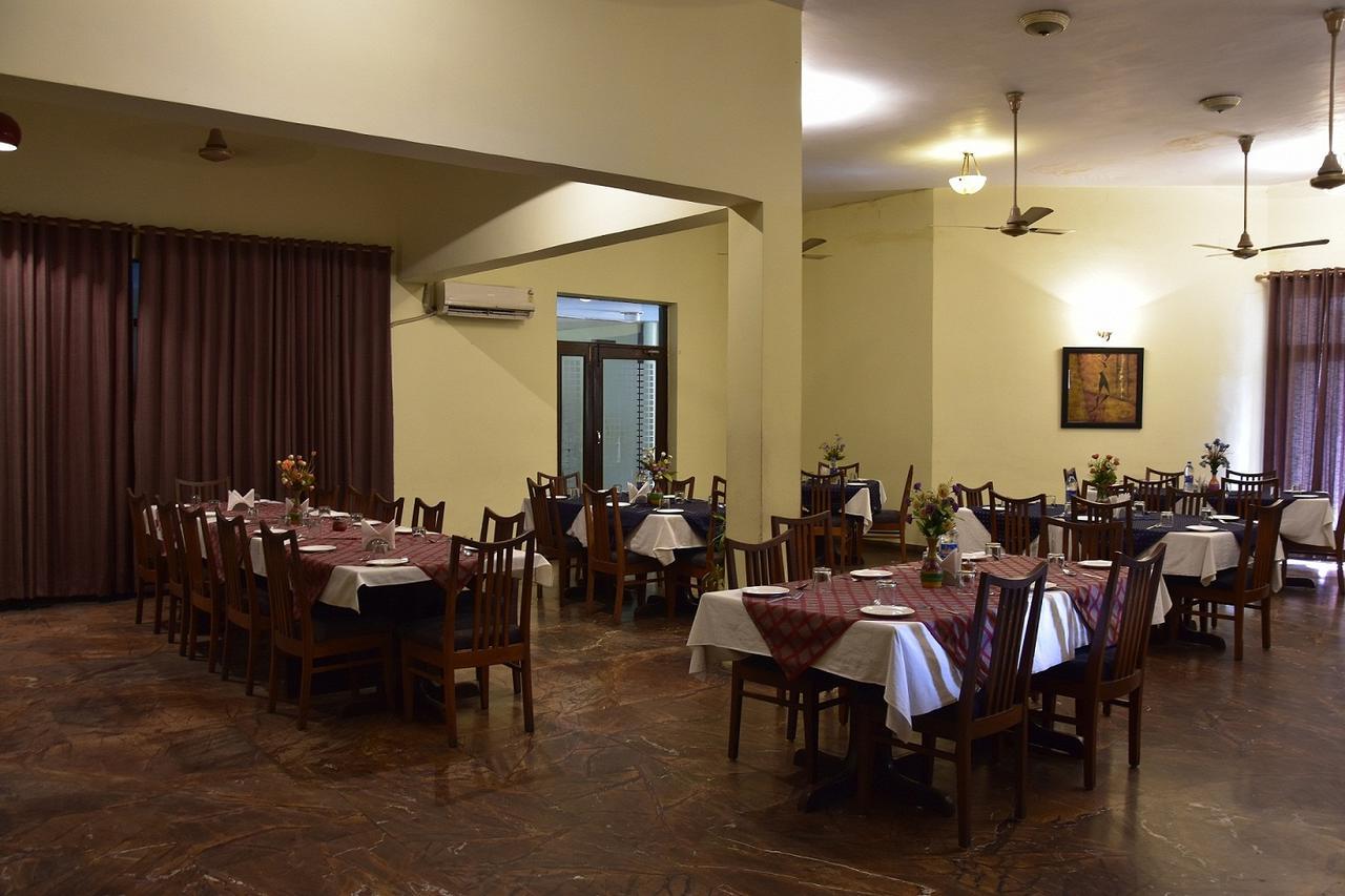 Modipur Hotel Rāmpur Dış mekan fotoğraf