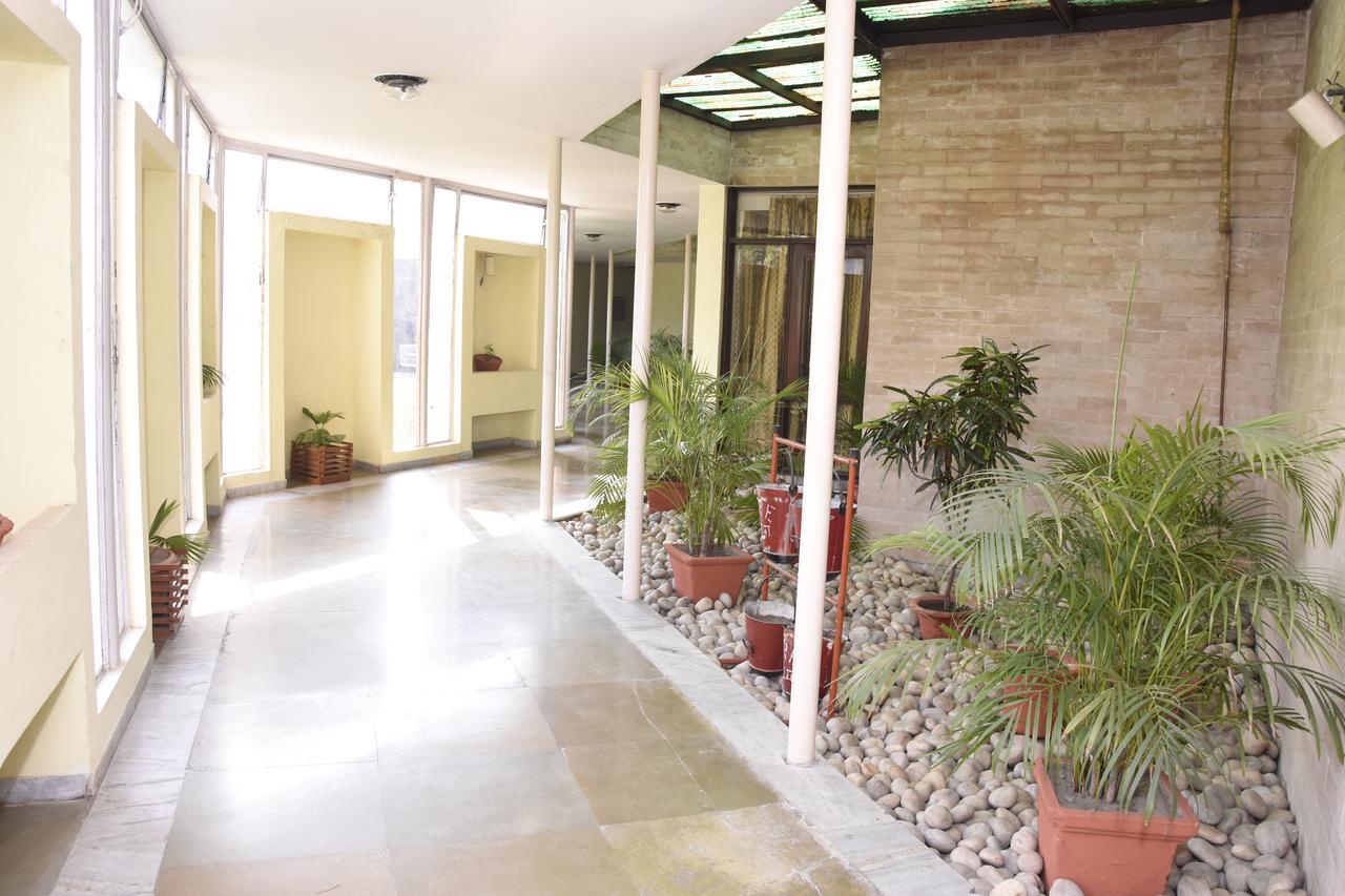 Modipur Hotel Rāmpur Dış mekan fotoğraf