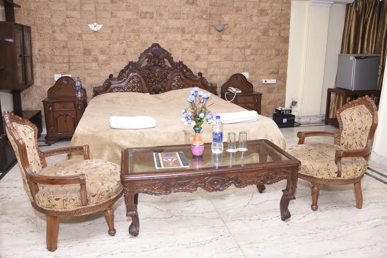 Modipur Hotel Rāmpur Dış mekan fotoğraf